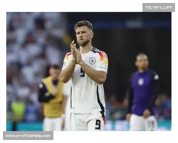 米兰新援菲尔克鲁格展现支点作用，背身做球能力获认可。